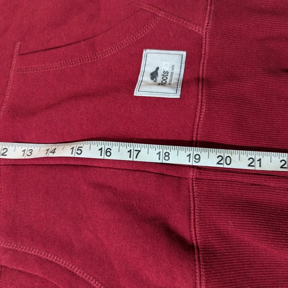 NWT's women's Roots hoody in crimson red size small - Picture 3 of 4